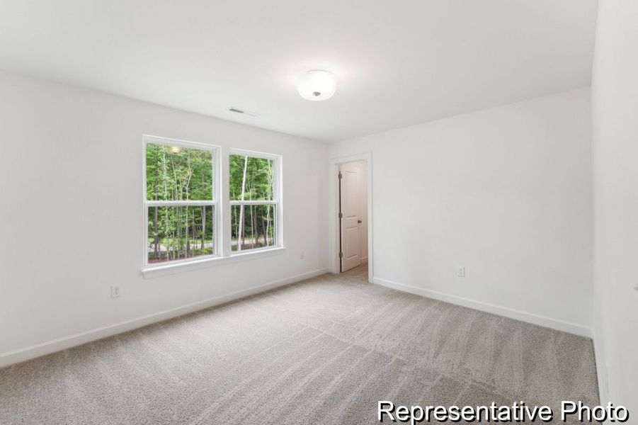 Spacious, unfurnished interior of a new home in Edgewater - Lakeview Point, Lancaster (Image 19).