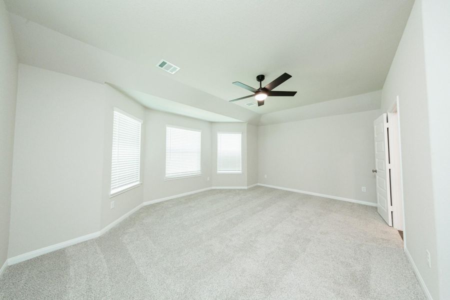 Spacious, unfurnished interior of a new home in Townsend Reserve, Splendora (Image 12).
