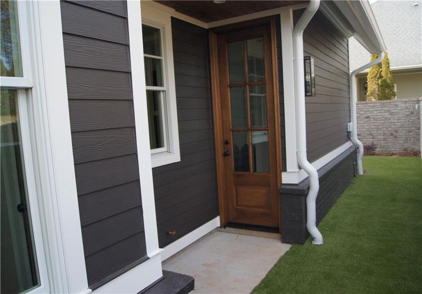 Exterior details and patio area of a home in , Gainesville (Image 3).
