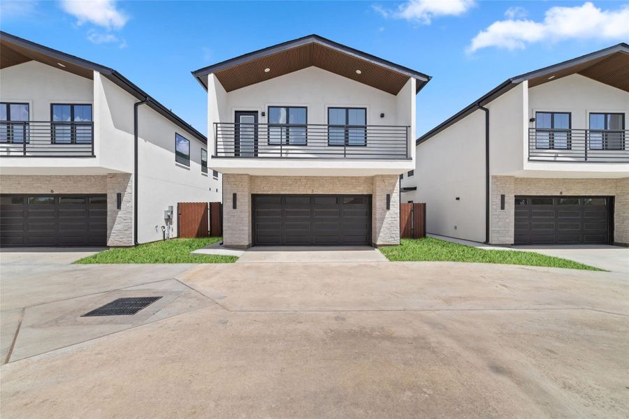 Front exterior of a new home in , Houston, TX, highlighting curb appeal (Image 1). Front exterior of a new home in , Houston, TX, highlighting curb appeal (Image 1).