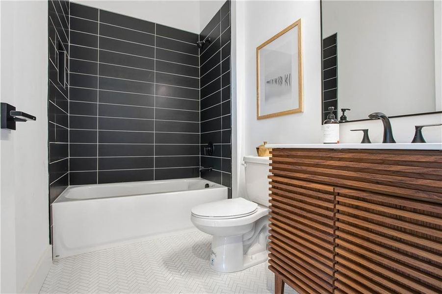 Furnished interior view inside a new home in , Atlanta (Image 24).