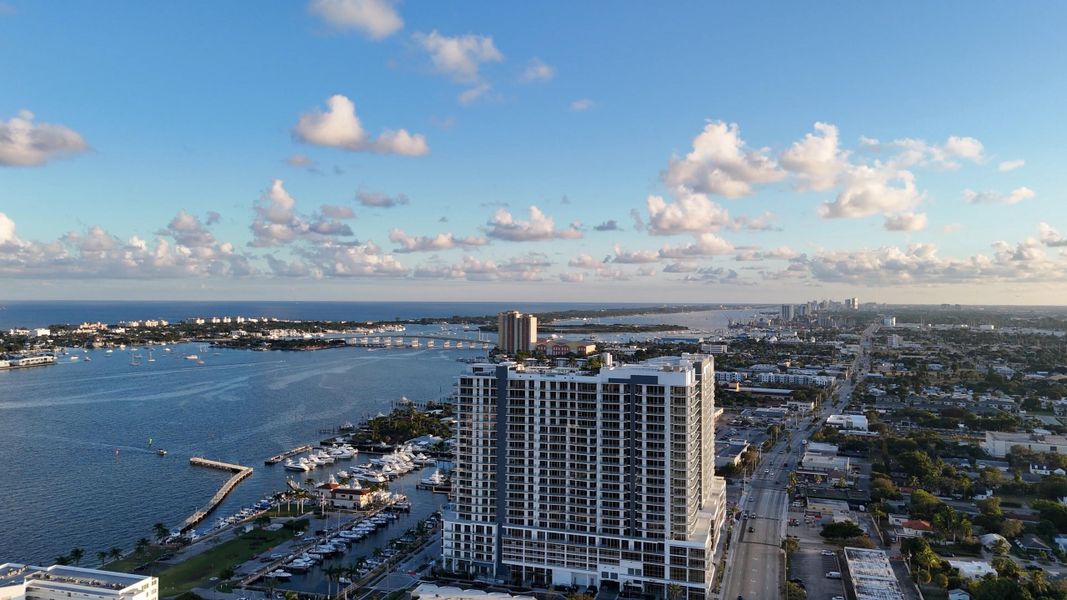 **220 Lake Shore Dr 1210 Lake Park FL 18