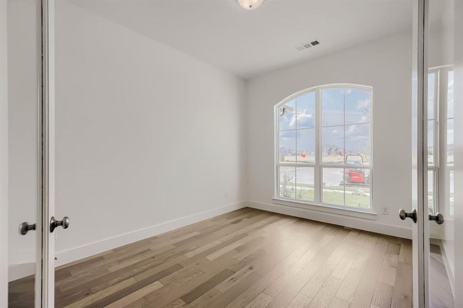 Spacious, unfurnished interior of a new home in North Sky, Celina (Image 17).