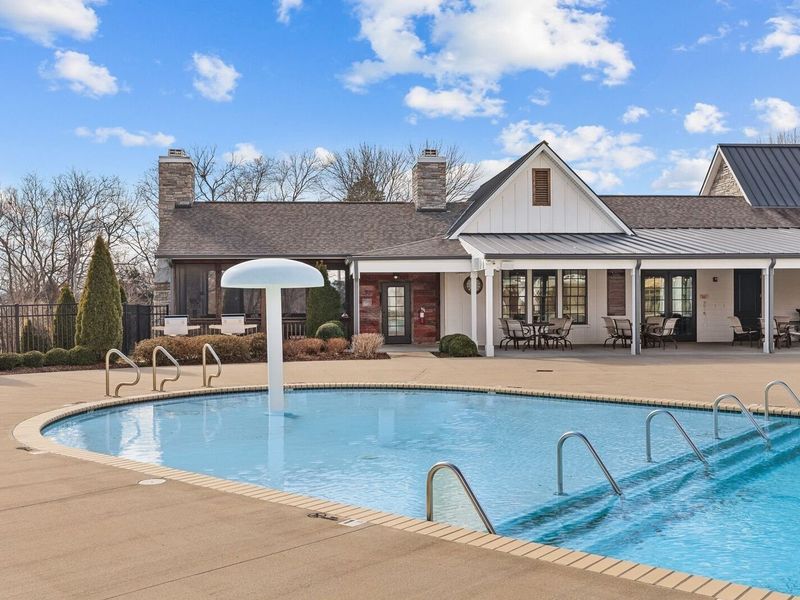 Community amenities in Carellton, Gallatin (Image 52).