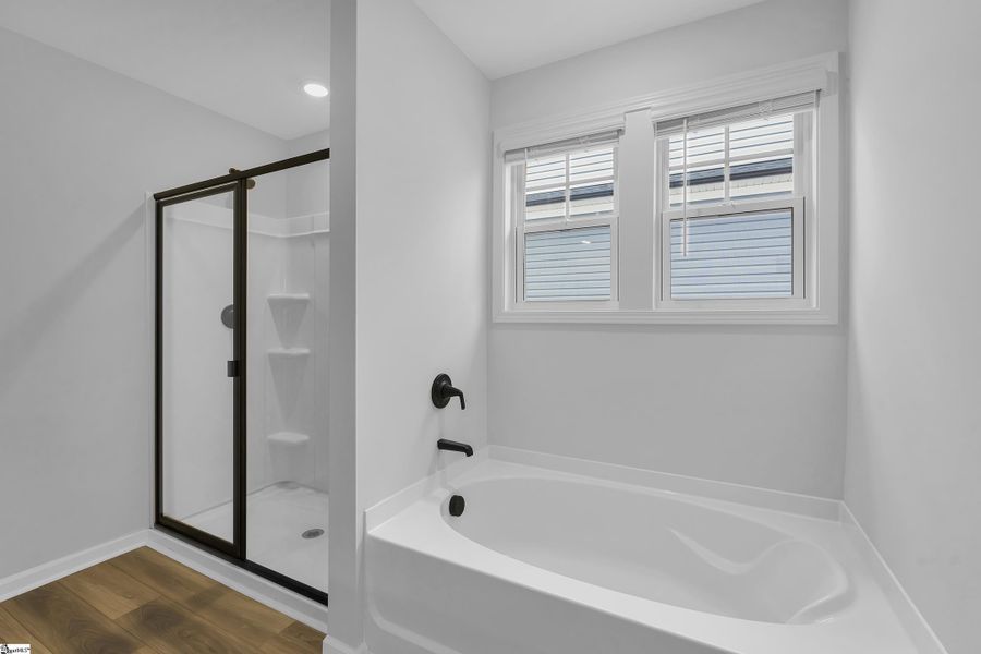 Furnished interior view inside a new home in Sedona, Greenville (Image 9).