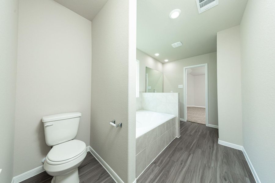 Image 24 of a home in Mackenzie Creek. Image 24 of a home in Mackenzie Creek.