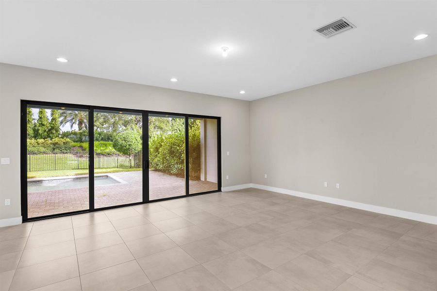 Spacious, unfurnished interior of a new home in , Boca Raton (Image 30). Spacious, unfurnished interior of a new home in , Boca Raton (Image 30).
