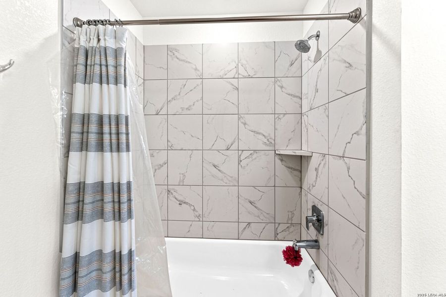 Furnished interior view inside a new home in Berry Springs, Georgetown (Image 27).