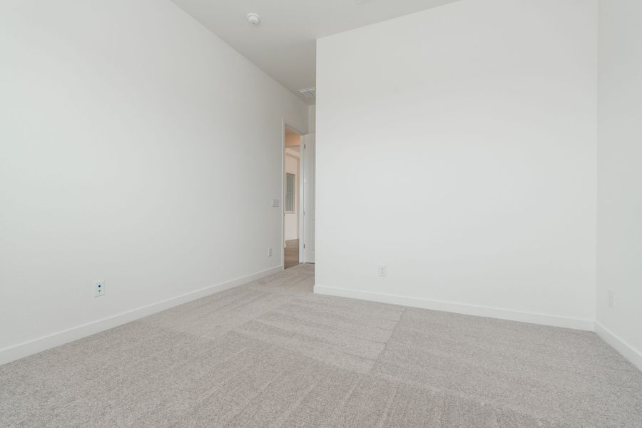 Spacious, unfurnished interior of a new home in Abel Ranch, Goodyear (Image 17).