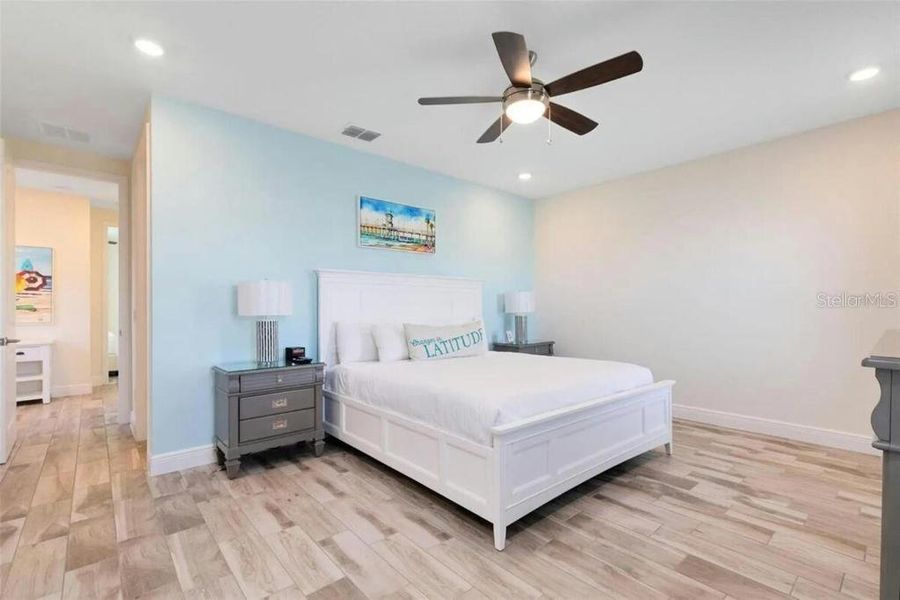 Furnished interior view inside a new home in , Kissimmee (Image 17).