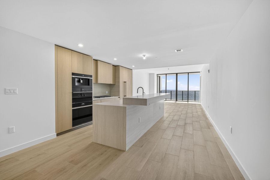 Spacious, unfurnished interior of a new home in , Pompano Beach (Image 35). Spacious, unfurnished interior of a new home in , Pompano Beach (Image 35).