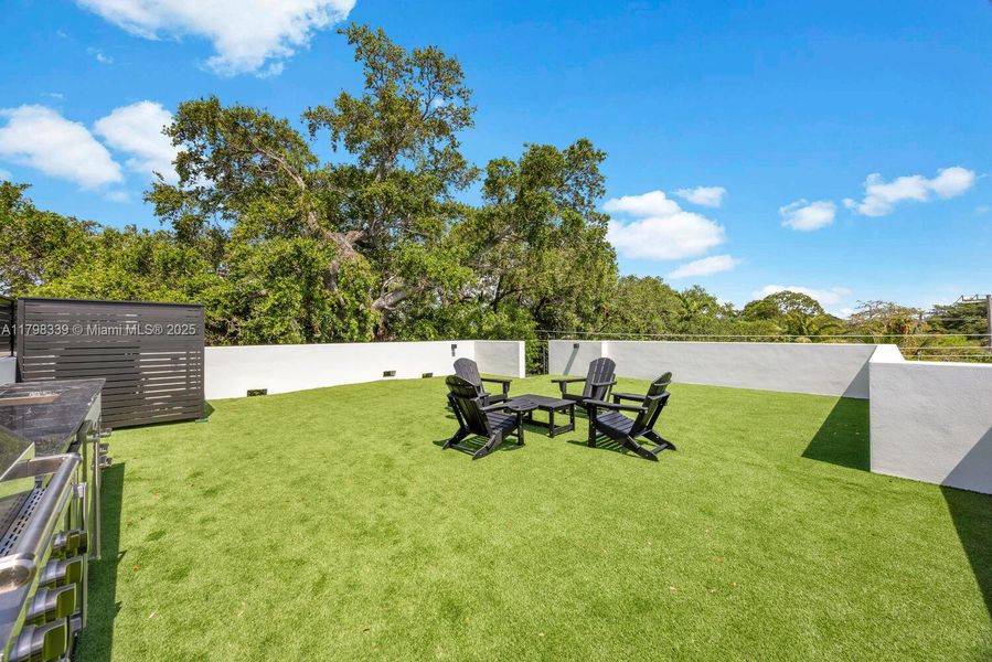 Exterior details and patio area of a home in , Miami (Image 3).