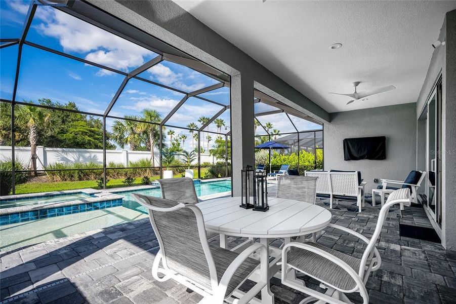 Exterior details and patio area of a home in , Venice (Image 25).