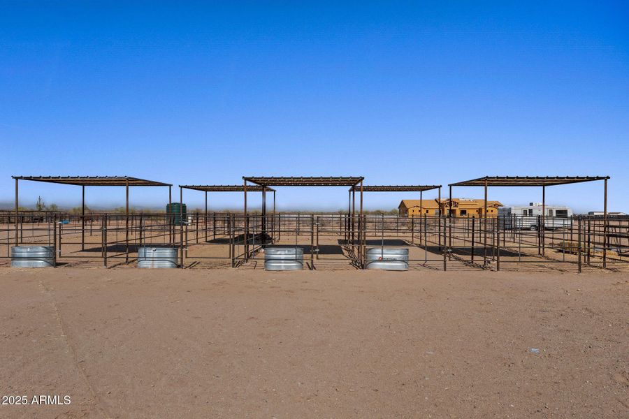 Horse/Livestock pens Horse/Livestock pens