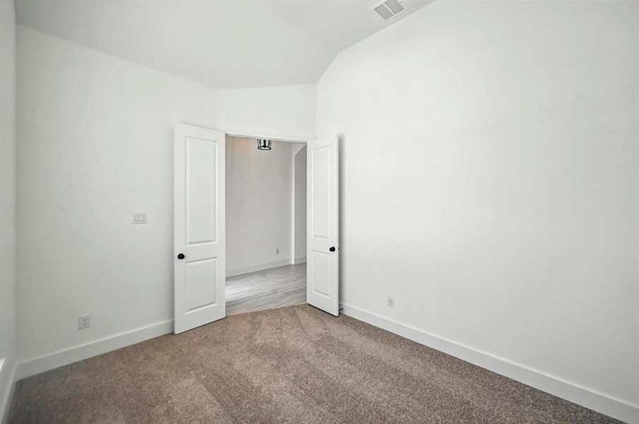 Spacious, unfurnished interior of a new home in Wellington: 50ft. lots, Haslet (Image 20).