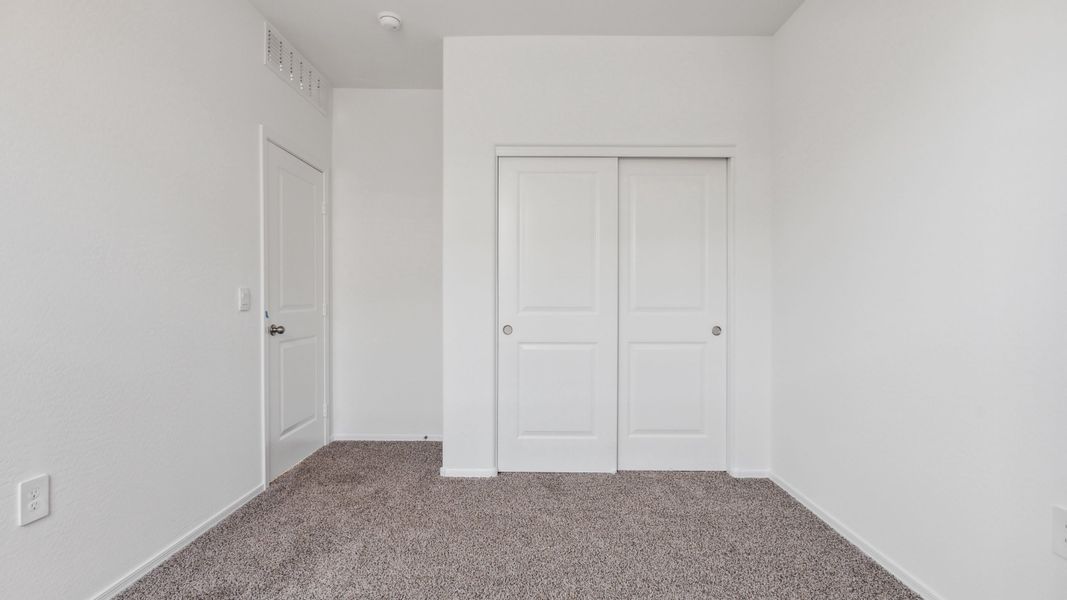 Spacious, unfurnished interior of a new home in Anthem at Merrill Ranch, Florence (Image 22).