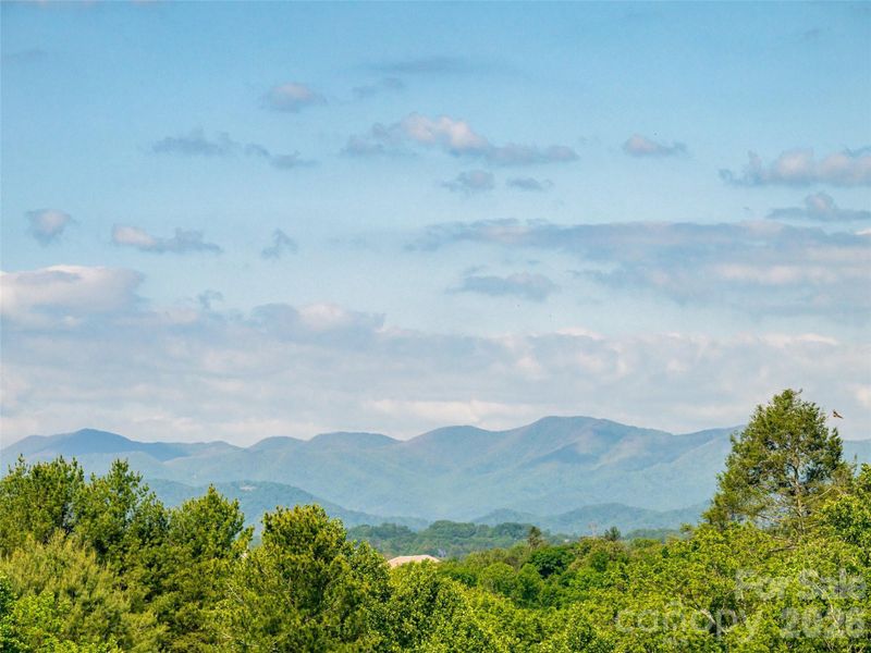 Gorgeous views from the upstairs bedrooms! Gorgeous views from the upstairs bedrooms!