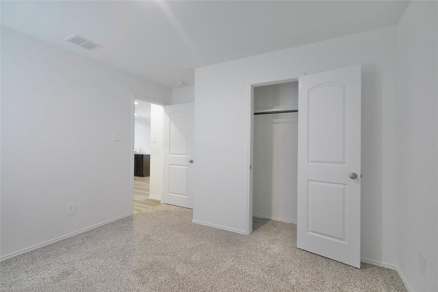 Spacious, unfurnished interior of a new home in Legacy Park, Houston (Image 24).