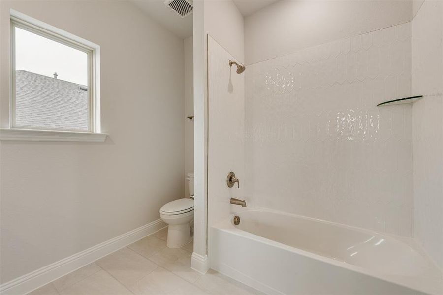 Furnished interior view inside a new home in Sutton Fields, Celina (Image 8).