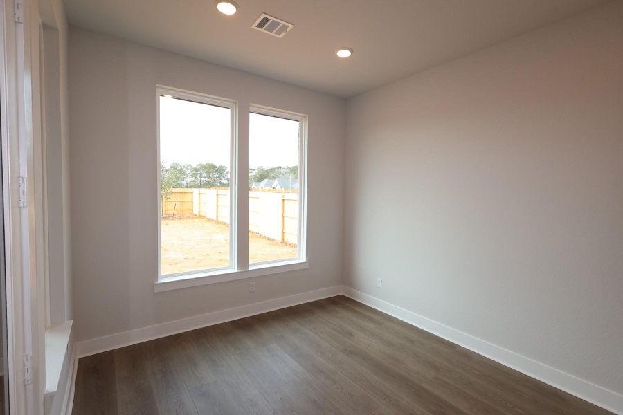 Spacious, unfurnished interior of a new home in Clopton Farms, Montgomery (Image 8).