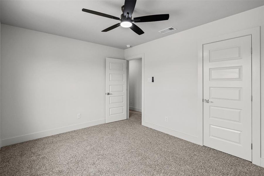 Spacious, unfurnished interior of a new home in , Granbury (Image 29).