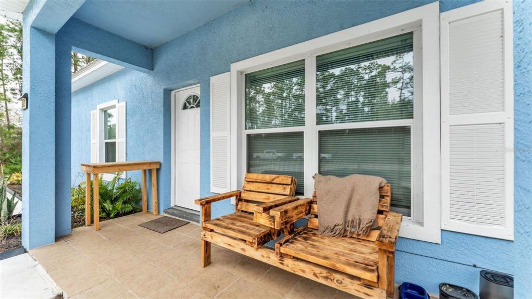 Exterior details and patio area of a home in , Sebring (Image 4).