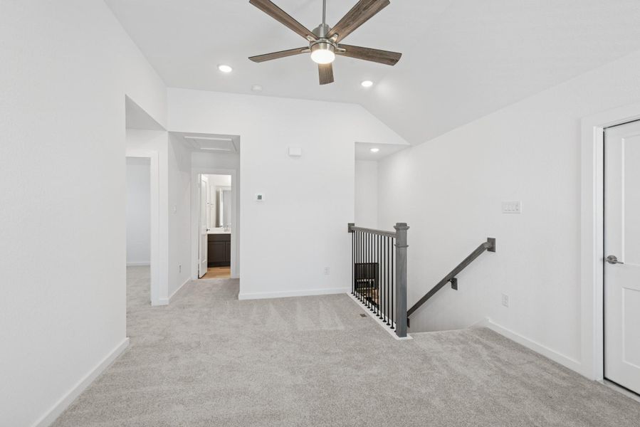 Spacious, unfurnished interior of a new home in Miller's Pond, Rosenberg (Image 23).