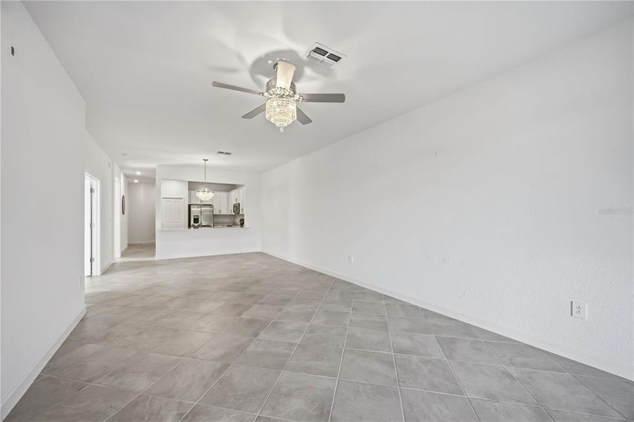 Spacious, unfurnished interior of a new home in , Englewood (Image 17).