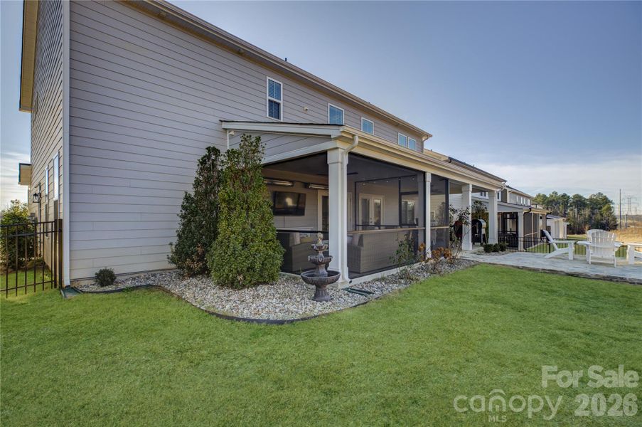 Exterior details and patio area of a home in Lakeside Glen, York (Image 23).