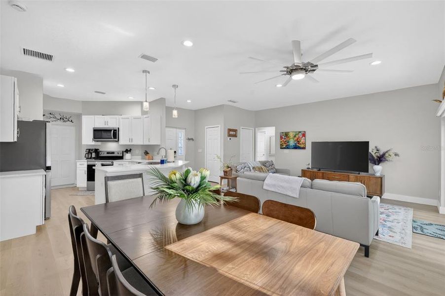 Furnished interior view inside a new home in , Mount Dora (Image 35).
