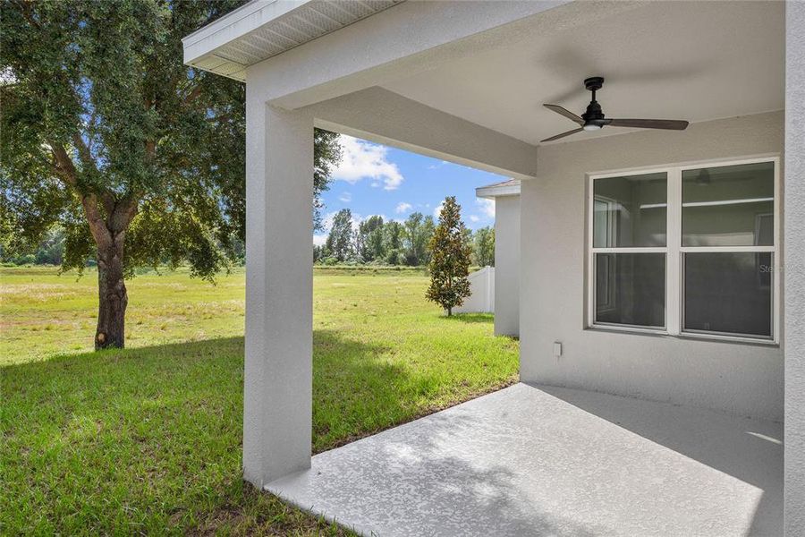 Exterior details and patio area of a home in , Groveland (Image 3).