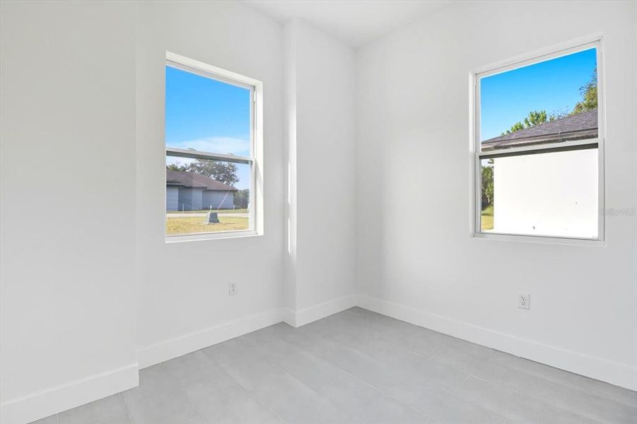 Spacious, unfurnished interior of a new home in , Dunnellon (Image 25).