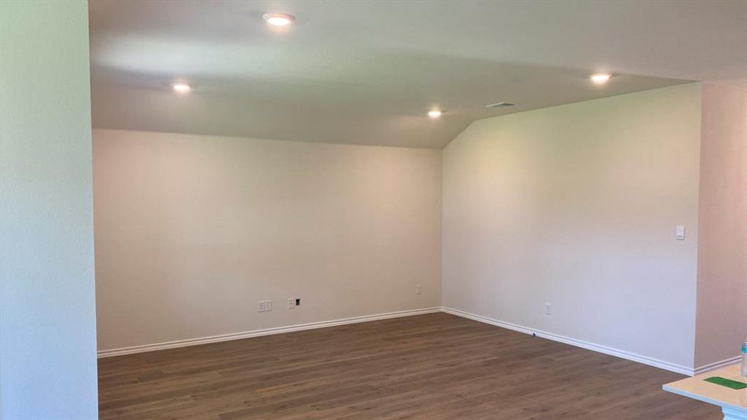 Spacious, unfurnished interior of a new home in Creeks at Burnett Trail, Canton (Image 8).