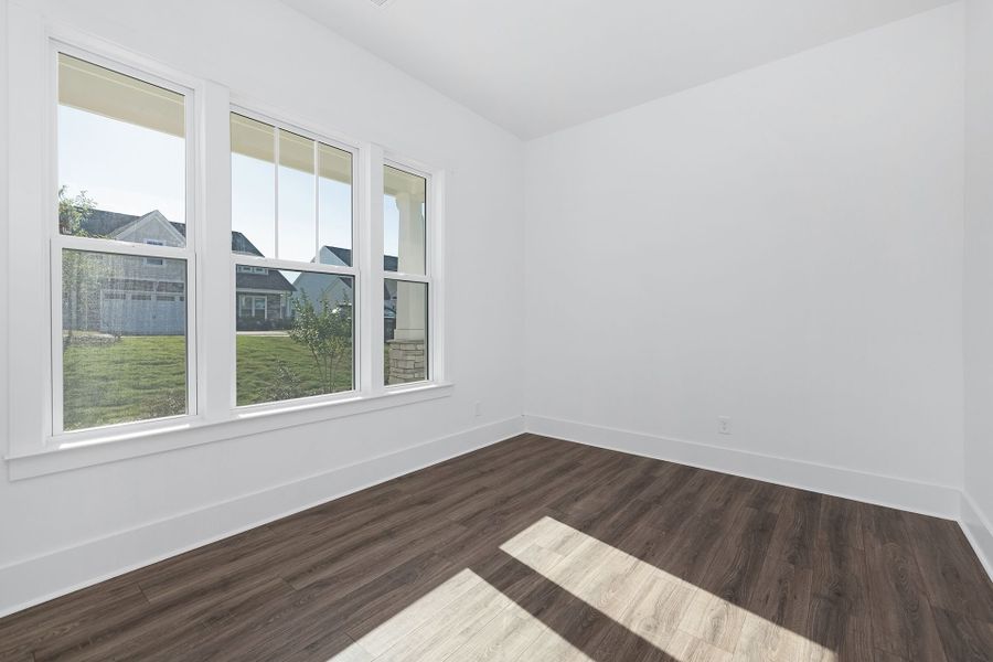 Spacious, unfurnished interior of a new home in Edgewater - Harbor Pointe, Lancaster (Image 18).