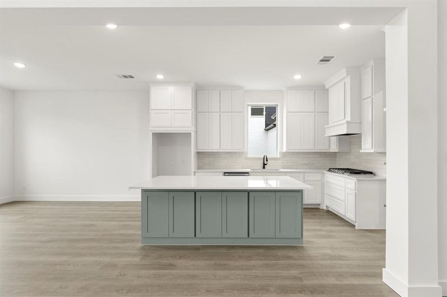 09. 1061 Georgetown - Kitchen 09. 1061 Georgetown - Kitchen