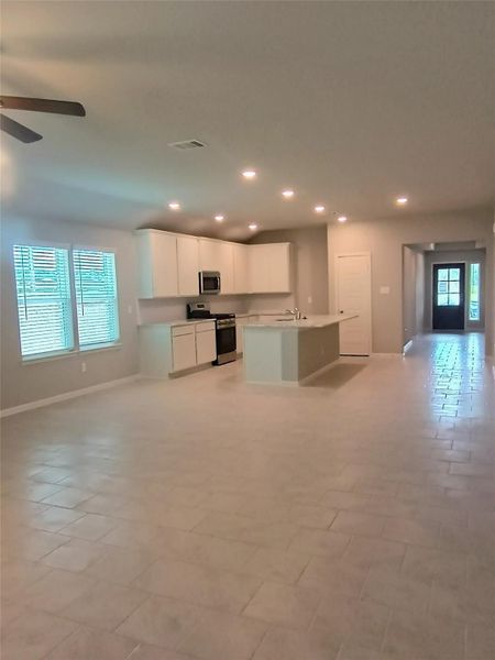Spacious, unfurnished interior of a new home in Splendora Fields, Splendora (Image 13).