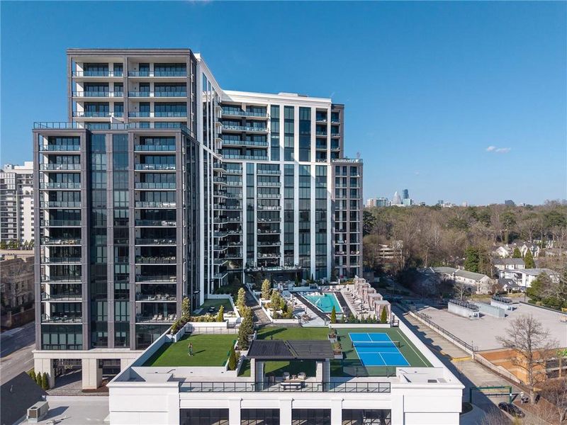 Condo located in Atlanta, GA showcasing its design and architecture (Image 32). Condo located in Atlanta, GA showcasing its design and architecture (Image 32).