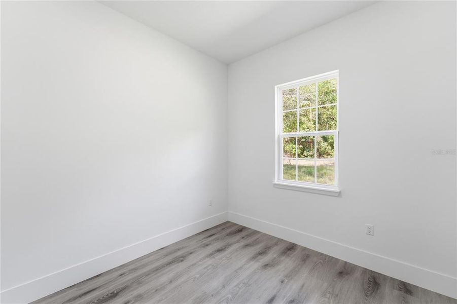 Spacious, unfurnished interior of a new home in , Dunnellon (Image 28).