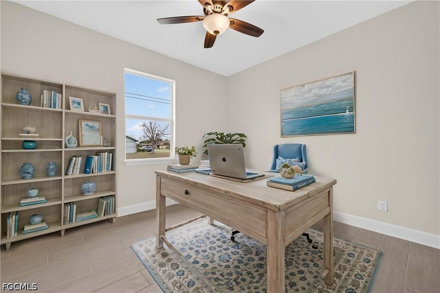 Furnished interior view inside a new home in Cape Coral, Cape Coral (Image 6).