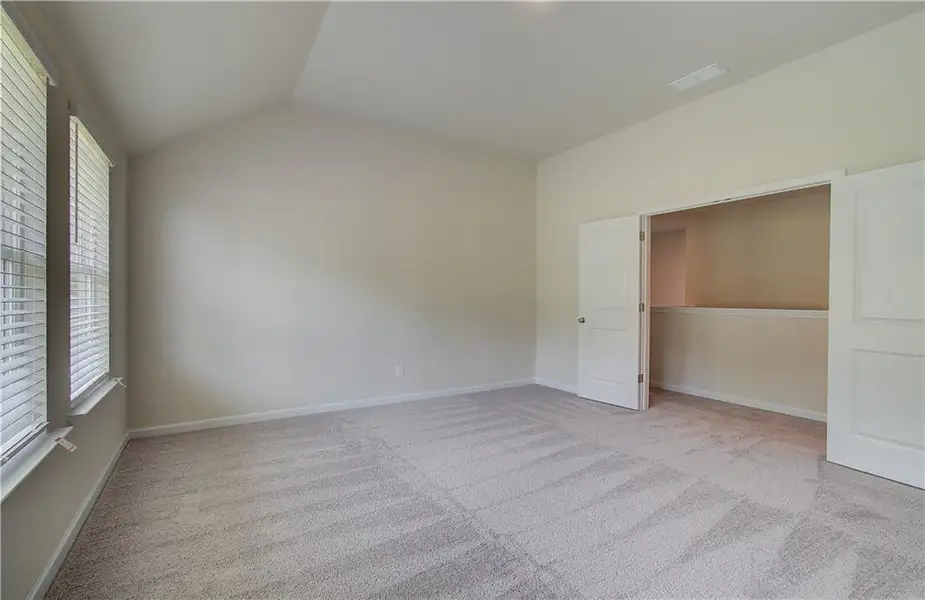 Spacious, unfurnished interior of a new home in Alcovy Village, Lawrenceville (Image 32).