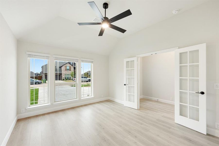 Spacious, unfurnished interior of a new home in Star Ranch, Godley (Image 22).