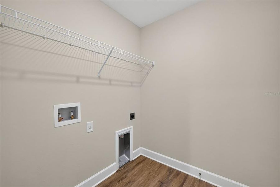 Spacious, unfurnished interior of a new home in , Port Charlotte (Image 18).