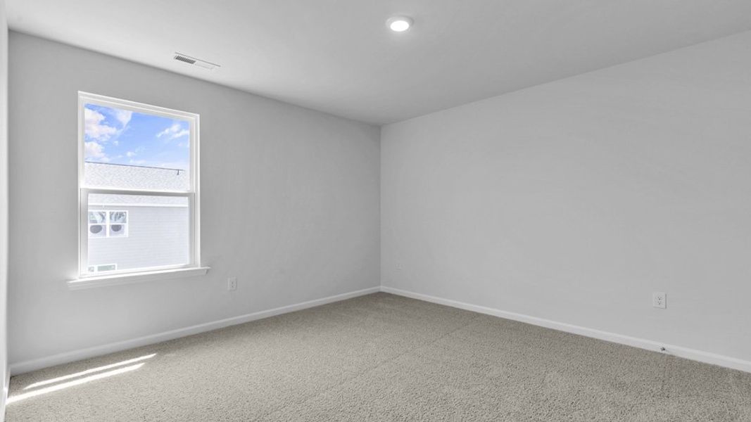 Spacious, unfurnished interior of a new home in Middleton, Greensboro (Image 16).