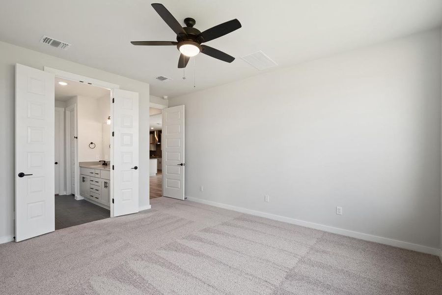 Spacious, unfurnished interior of a new home in Flora, Hutto (Image 33).
