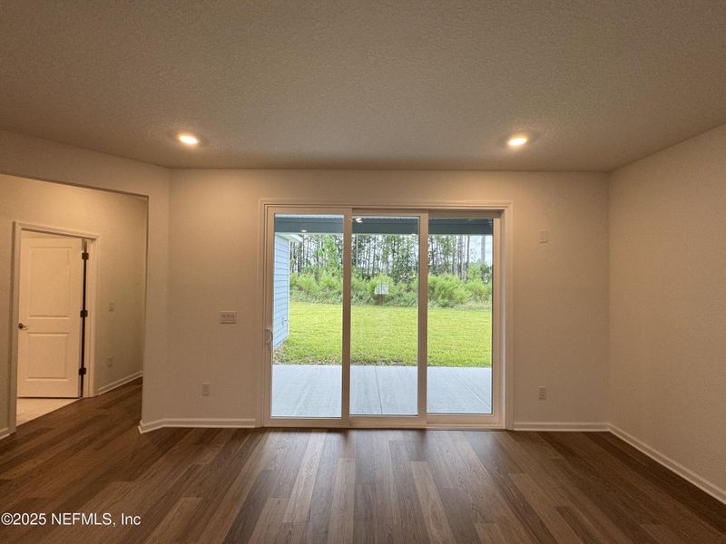 Spacious, unfurnished interior of a new home in Hyland Trail, Green Cove Springs (Image 32).