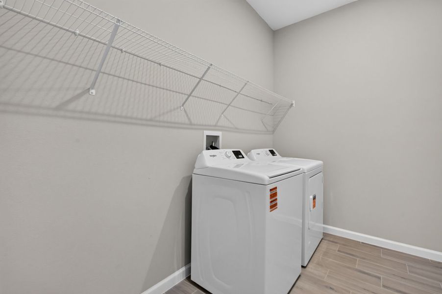 Close-up of interior finishes inside a home in Pasadena Ridge Master, Dade City (Image 9).