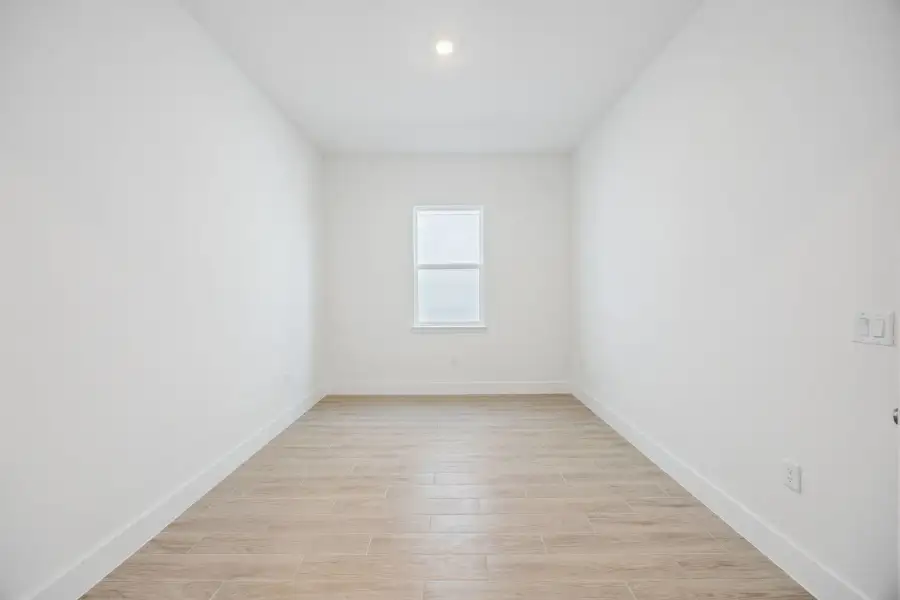 Spacious, unfurnished interior of a new home in Northlake at Ovation, Winter Garden (Image 30).