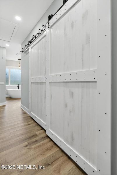 Spacious, unfurnished interior of a new home in , Fernandina Beach (Image 19).