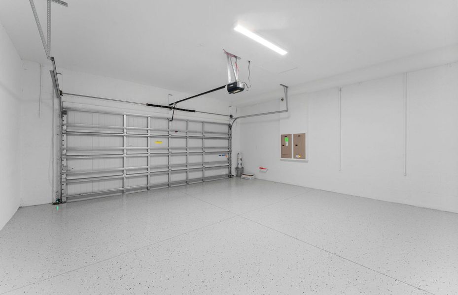 Spacious, unfurnished interior of a new home in Riverwood, Zephyrhills (Image 18). Spacious, unfurnished interior of a new home in Riverwood, Zephyrhills (Image 18).