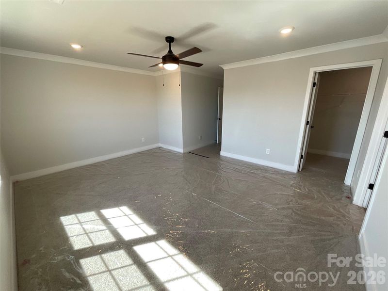 Spacious, unfurnished interior of a new home in Pine Trace, Gastonia (Image 11).